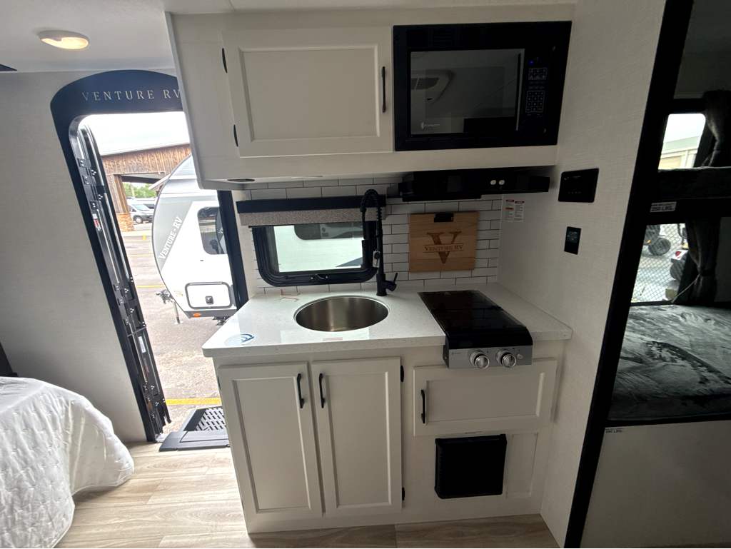 2026 VENTURE RV SPORTTREK STINGER 161VUD - Image 20