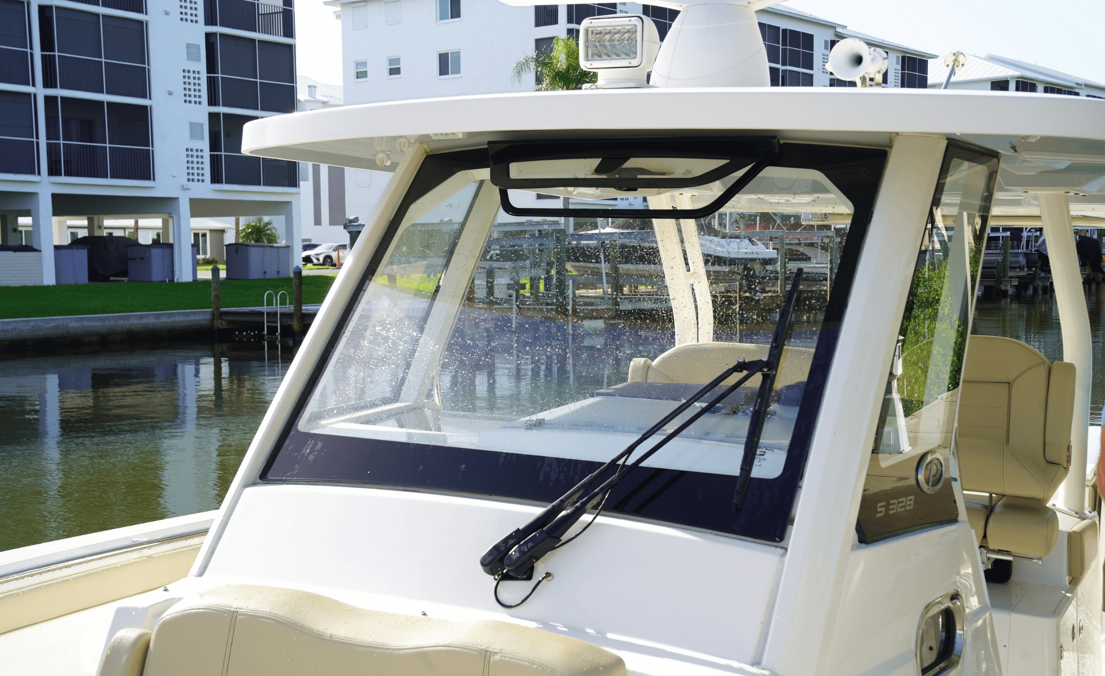 2020 PURSUIT S328 - Image 56