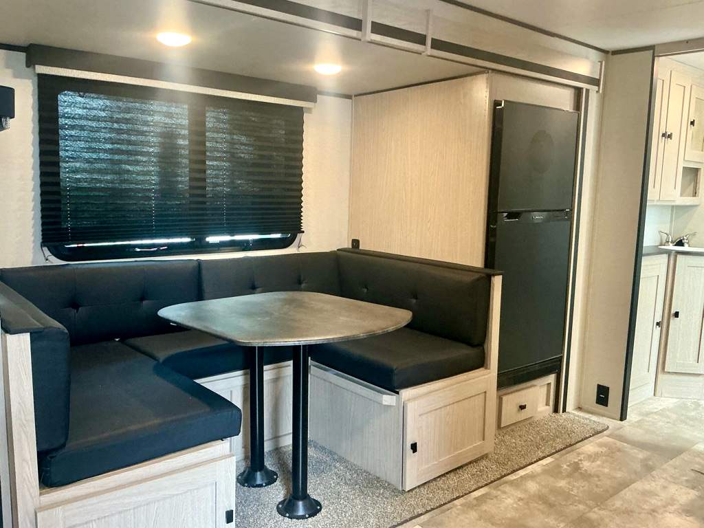 2023 COACHMEN 266BHS - Image 8