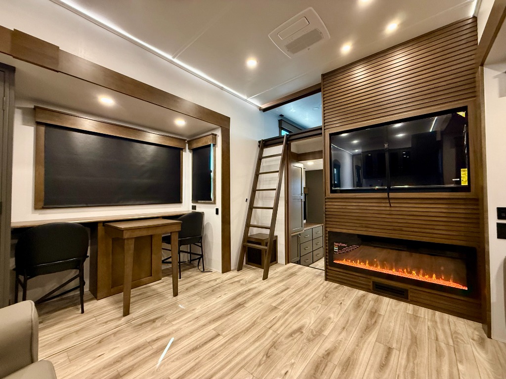 2027 High Country 391TB - Image 19
