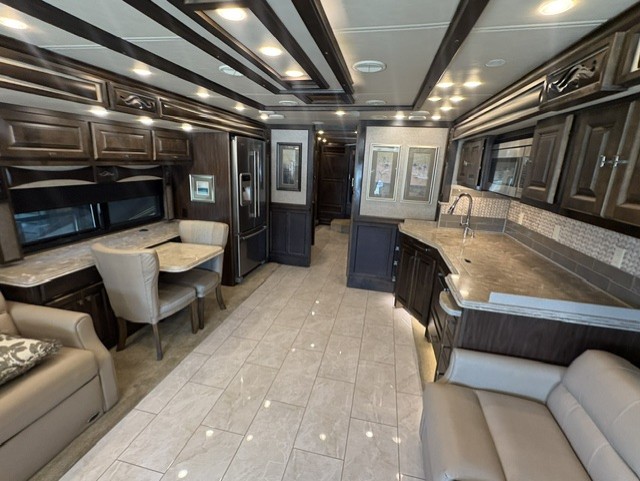 2018 TIFFIN PHAETON 36GH - Image 14