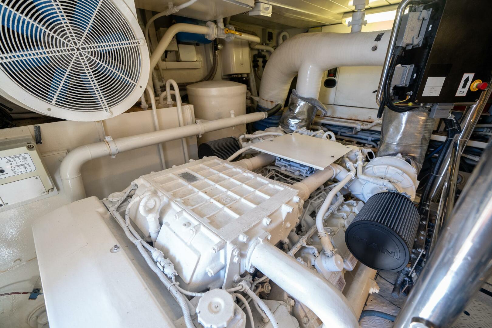 2010 Azimut 75 Fly - Image 50