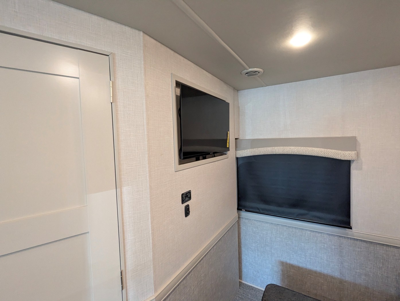 2026 Fleetwood Flair 28A - Image 24