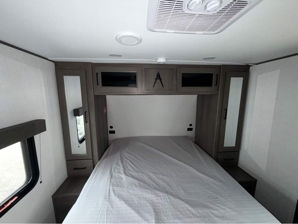 2026 GRAND DESIGN TRANSCEND 305BHT - Image 23