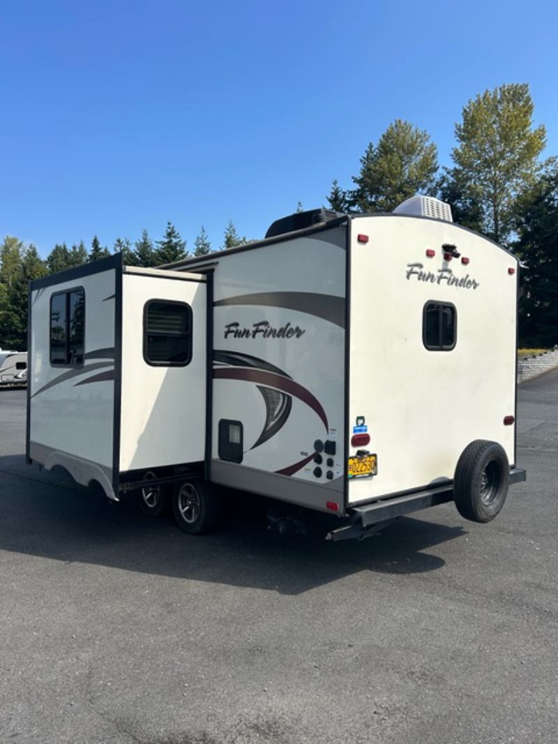2016 Cruiser RV Fun Finder Xtreme Lite X-214WSD - Image 3