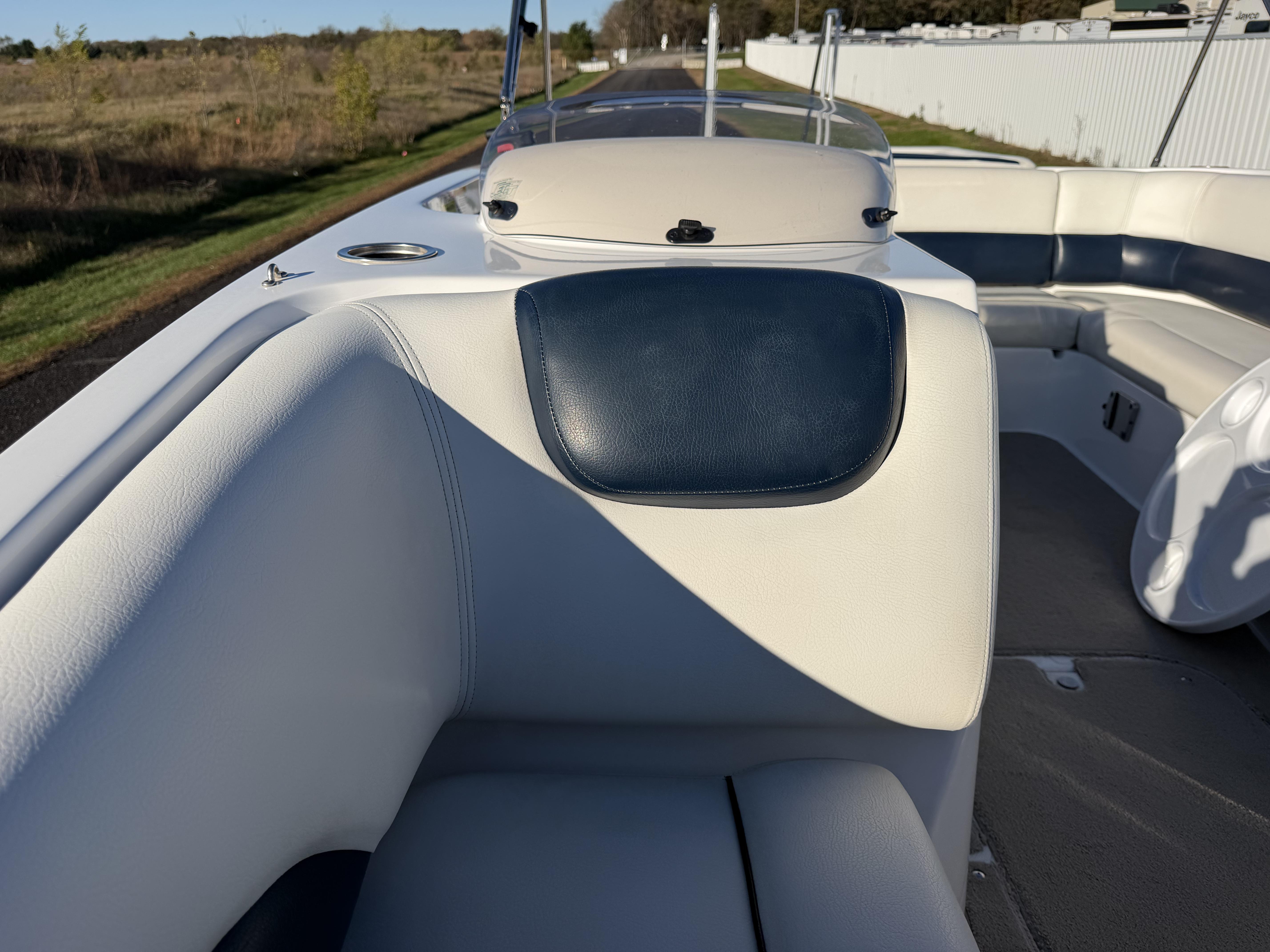 2014 HURRICANE SUN SPORT 188 - Image 8