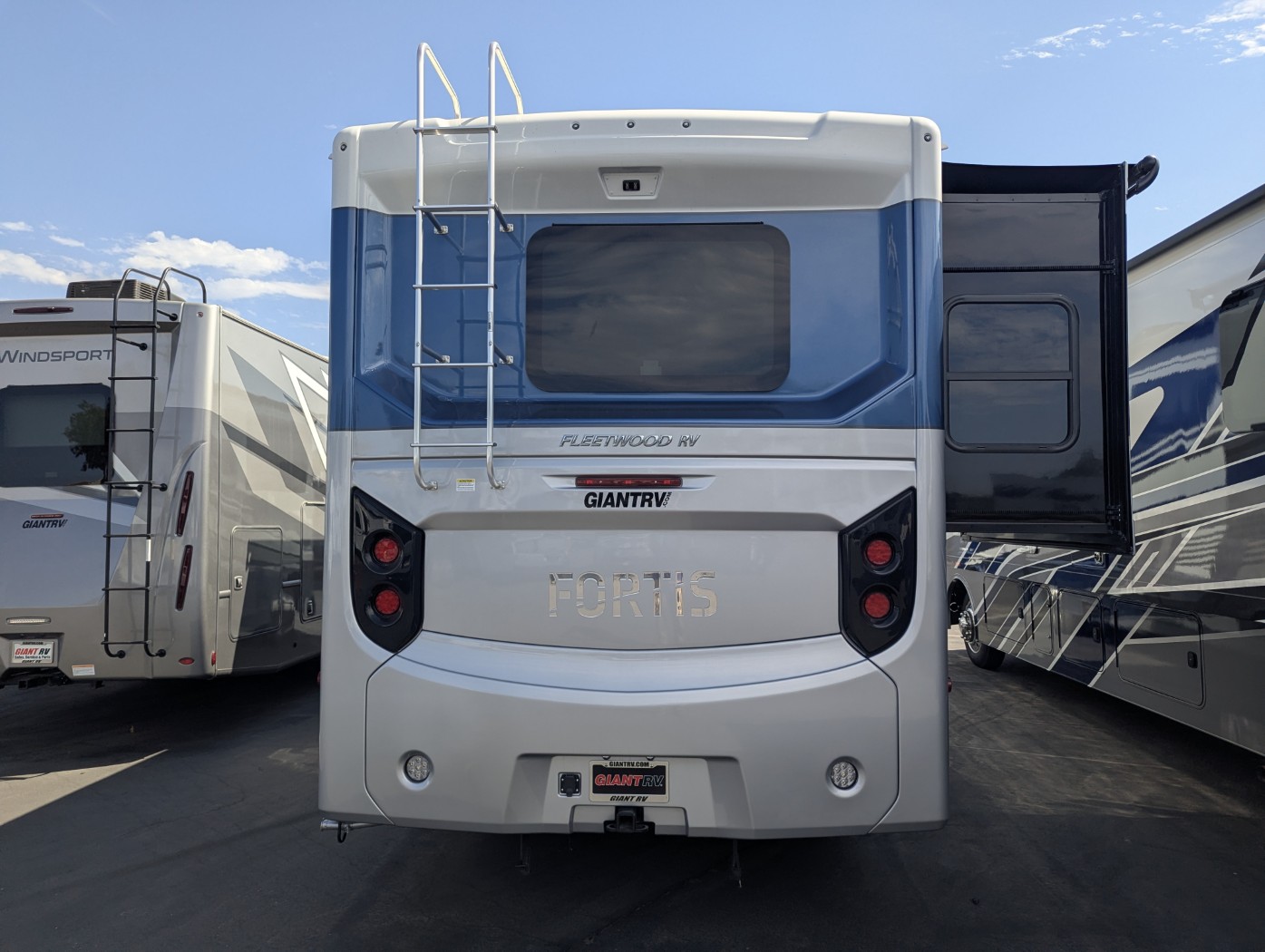 2026 Fleetwood Fortis 34MB - Image 5