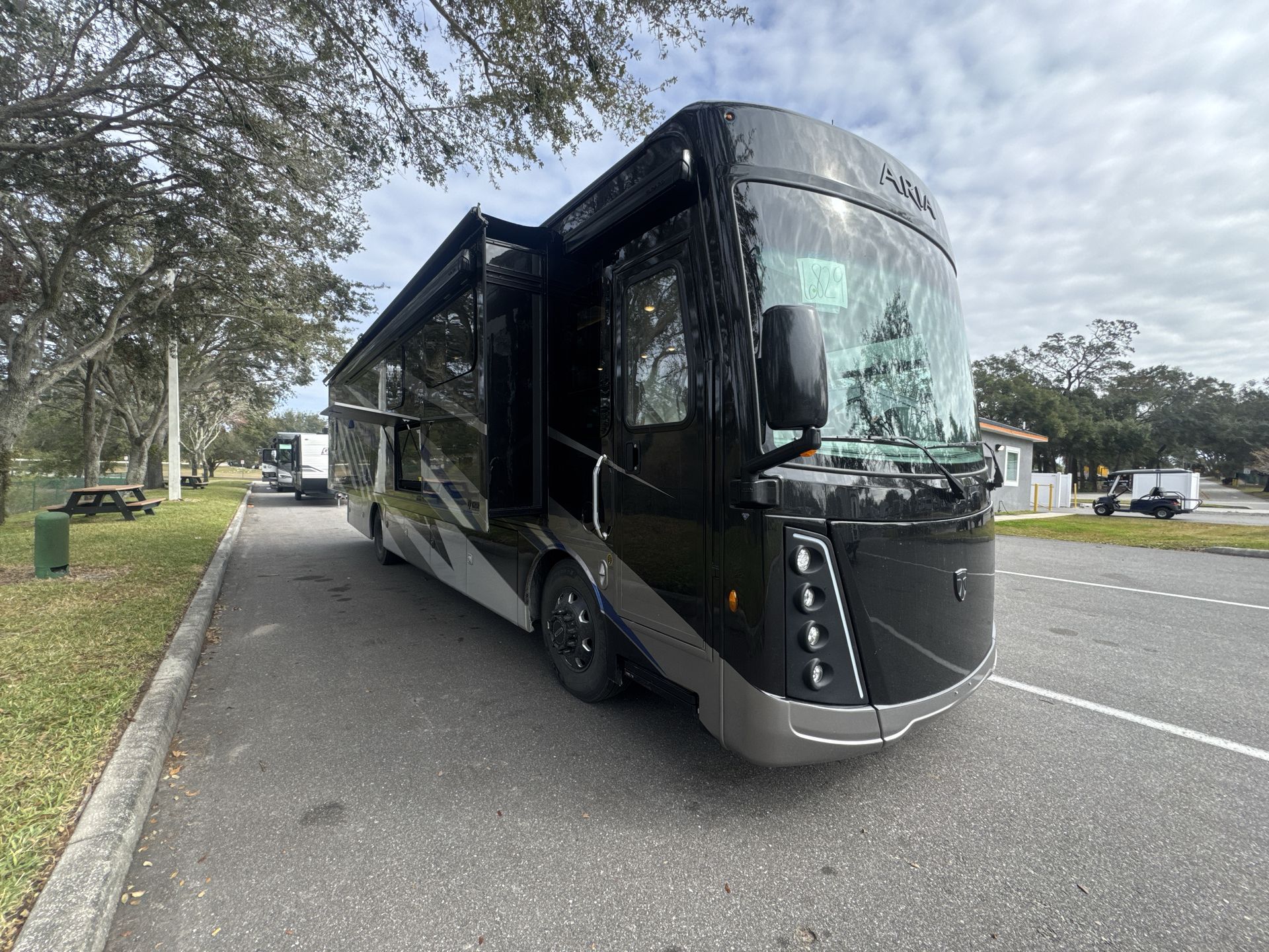 2025 Thor Motor Coach Aria