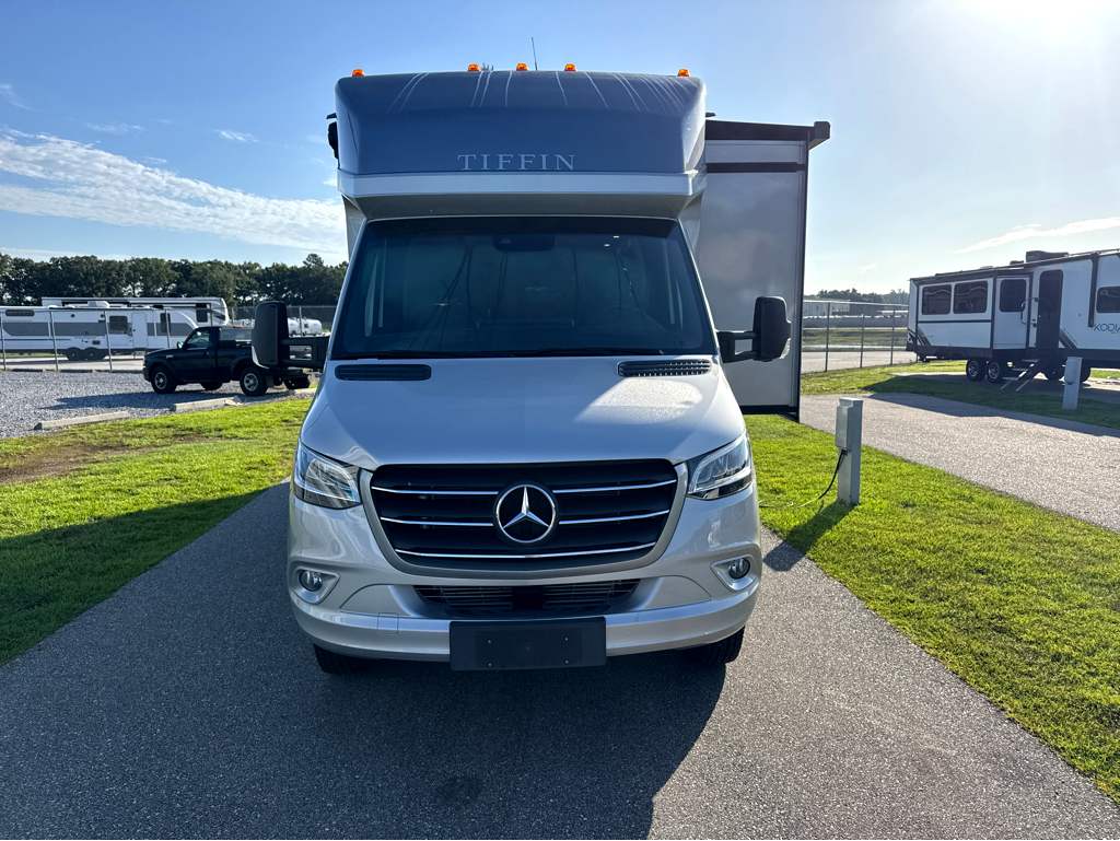 2024 TIFFIN WAYFARER 25JW - Image 2