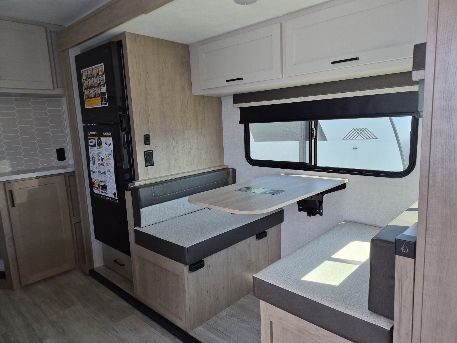 2027 Ember RV E-Series 22ETS - Image 5