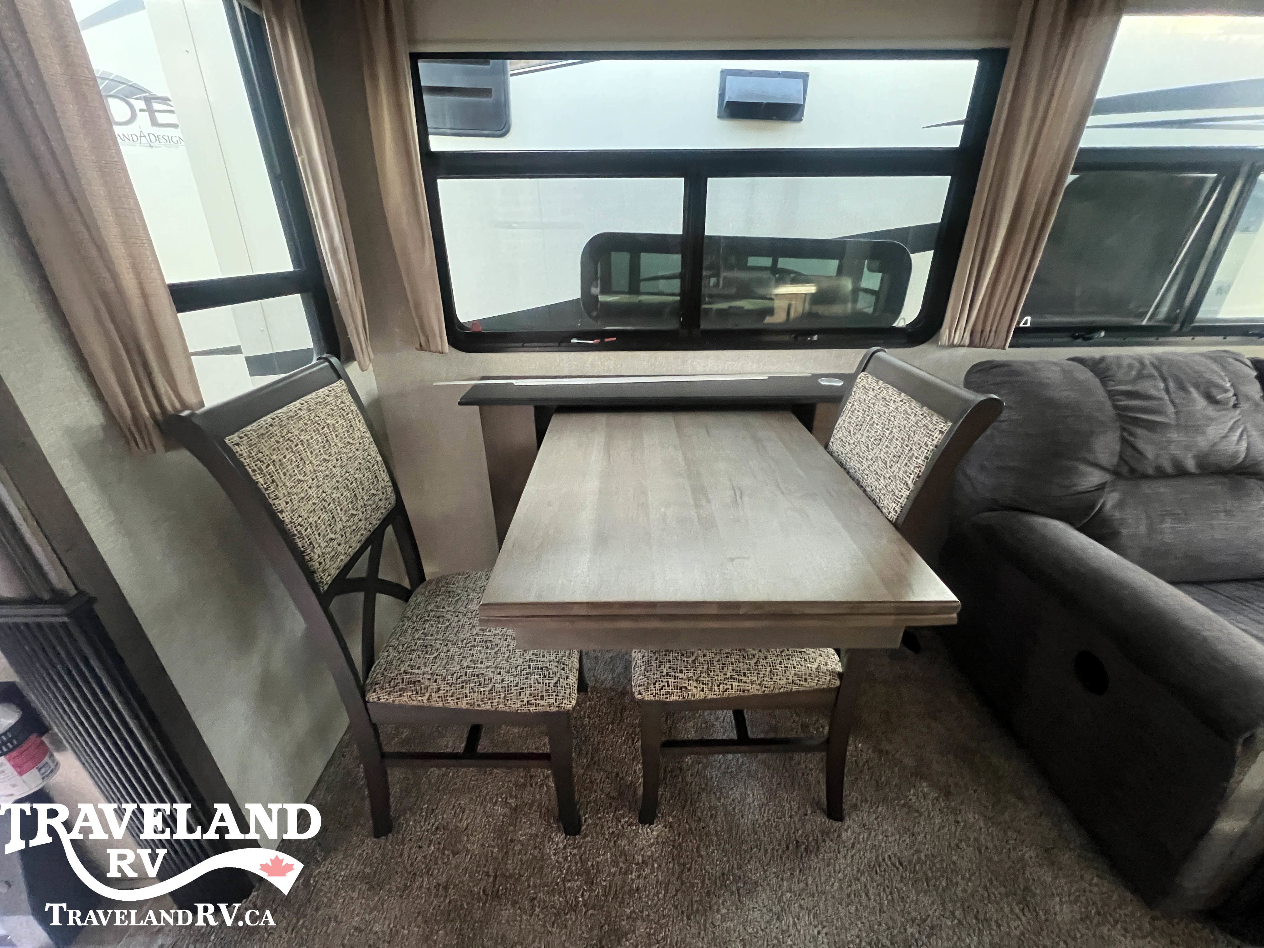 2018 Keystone Montana 3120RL - Image 19