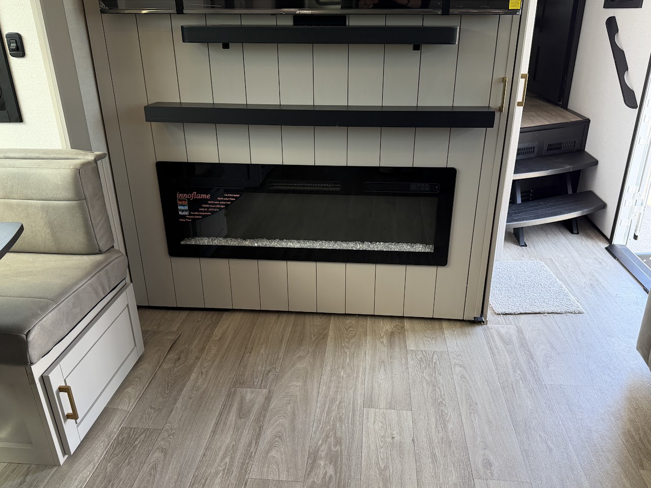 2027 JAYCO NORTH POINT 391TBBH - Image 19
