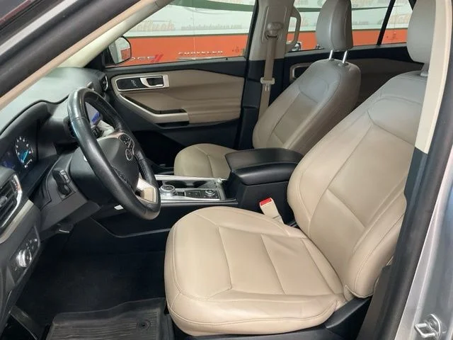 2021 Ford Explorer Utility 4D XLT 4WD - Image 12