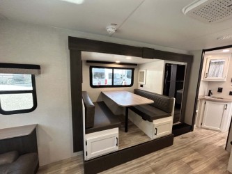 2026 VENTURE RV SPORTTREK STINGER 232VRL - Image 8