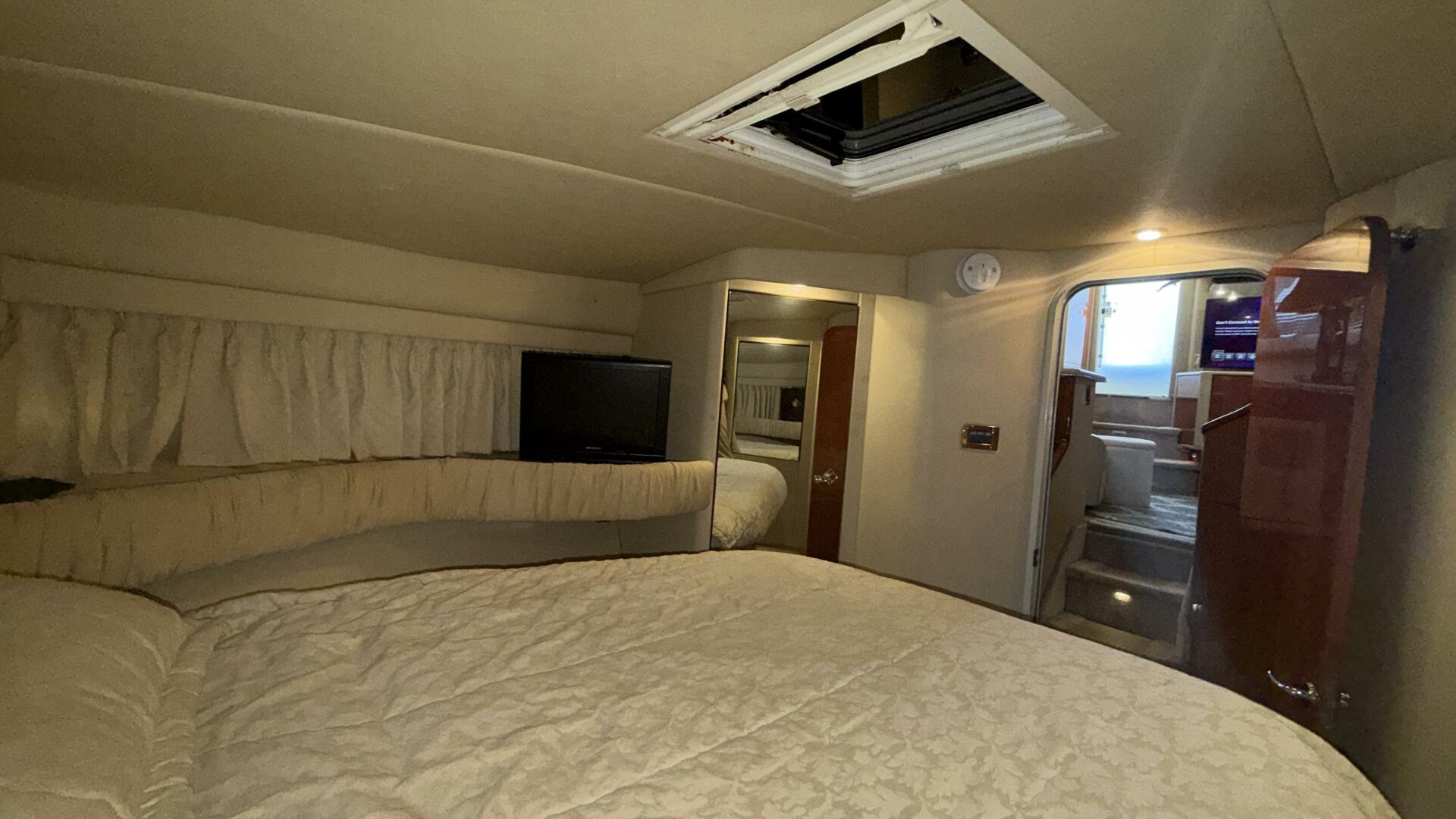 2000 Sea Ray 380 Aft Cabin - Image 32