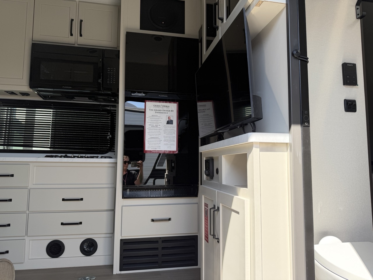 2026 Grand Design Momentum G-Class 21G - Image 3