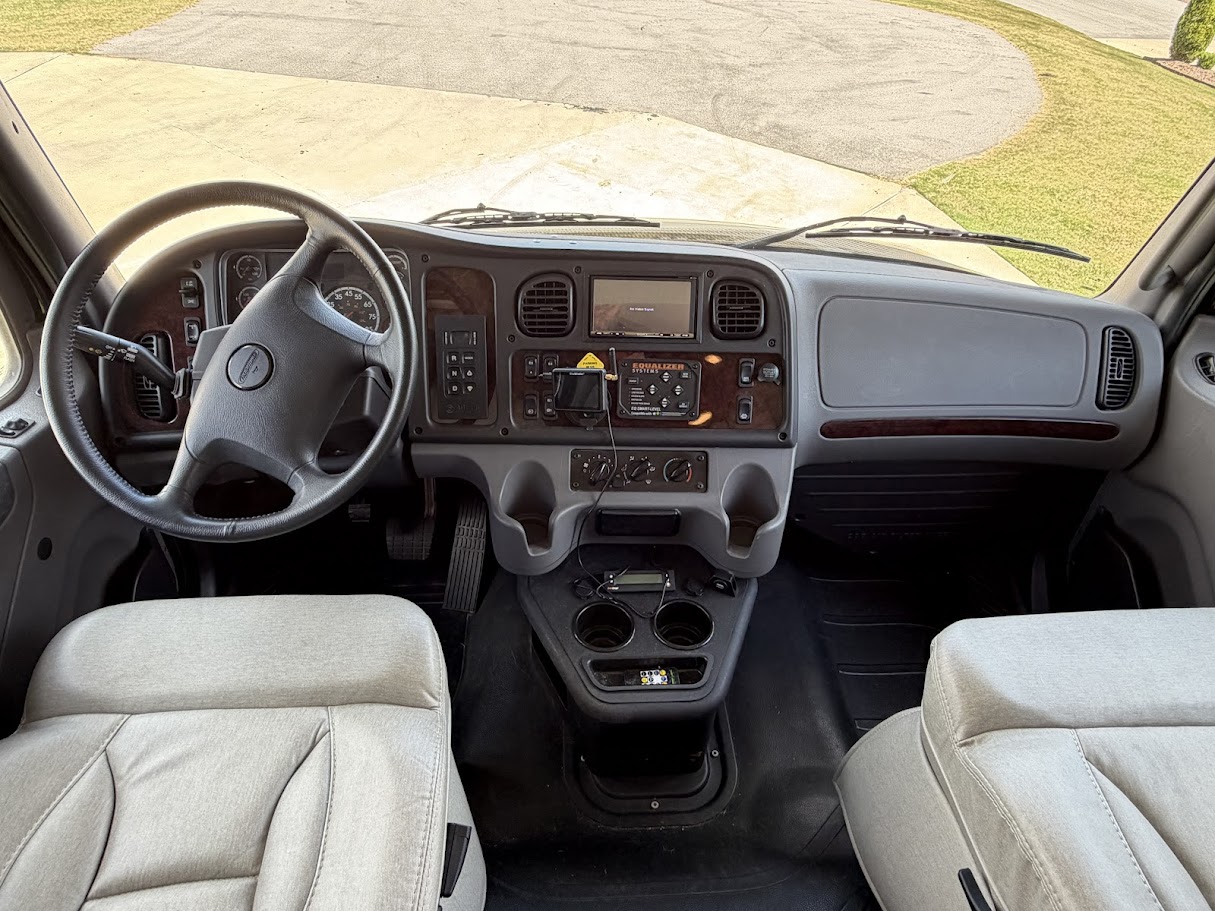 2022 JAYCO SENECA 37M - Image 9