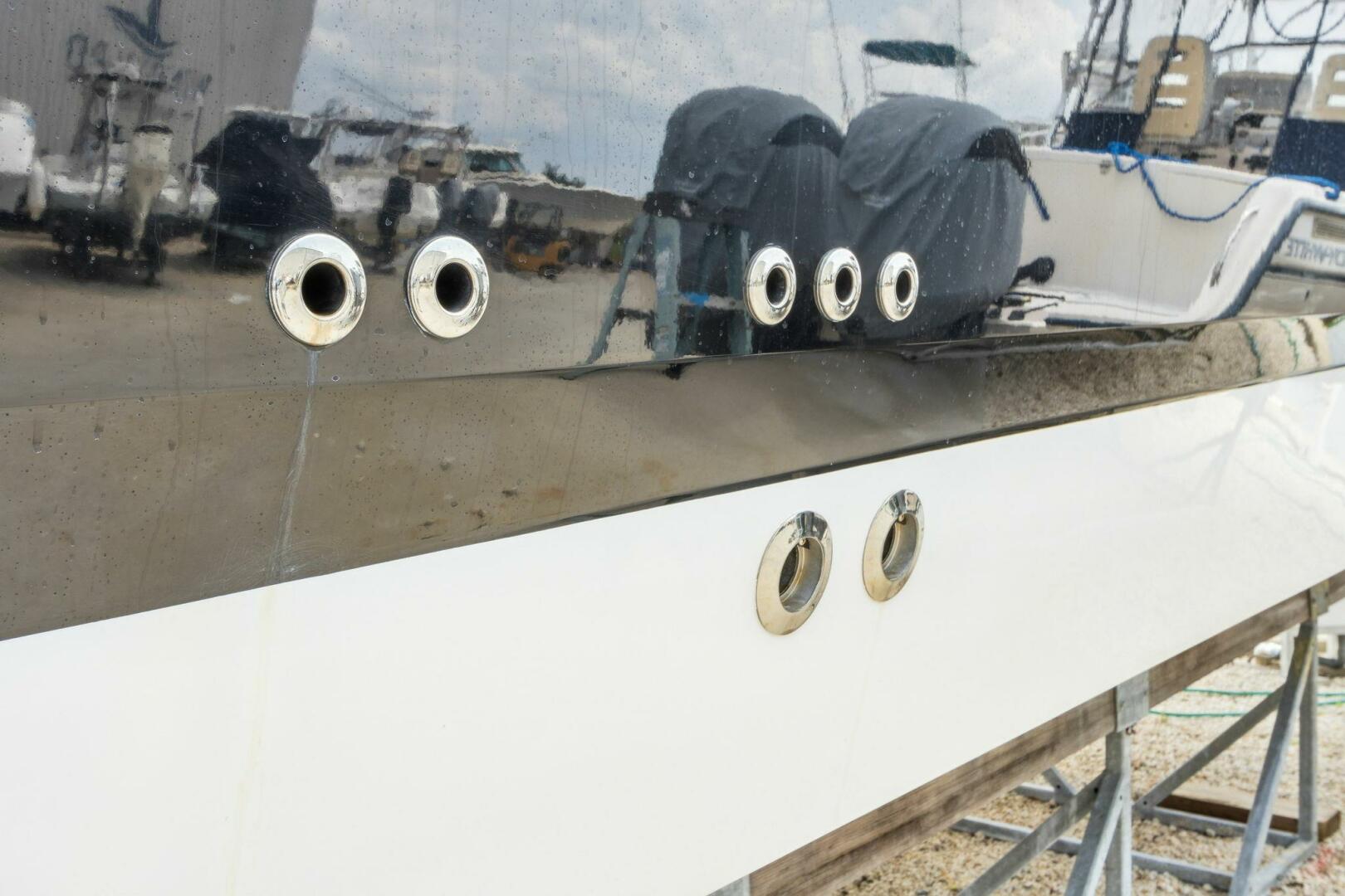2023 Wellcraft 352 Fisherman Center Console - Image 4