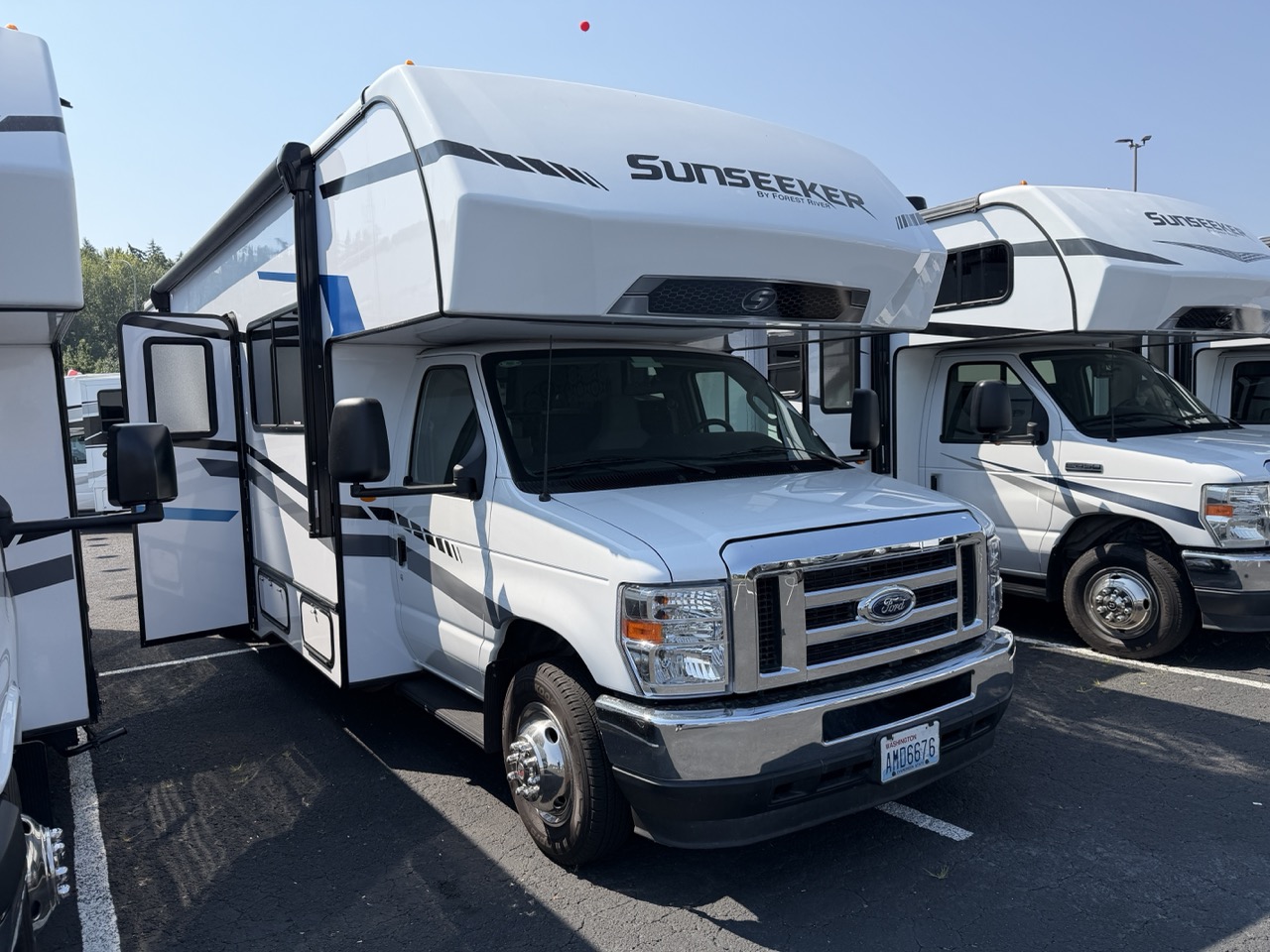 2026 Forest River Sunseeker LE 2750SLE - Image 1