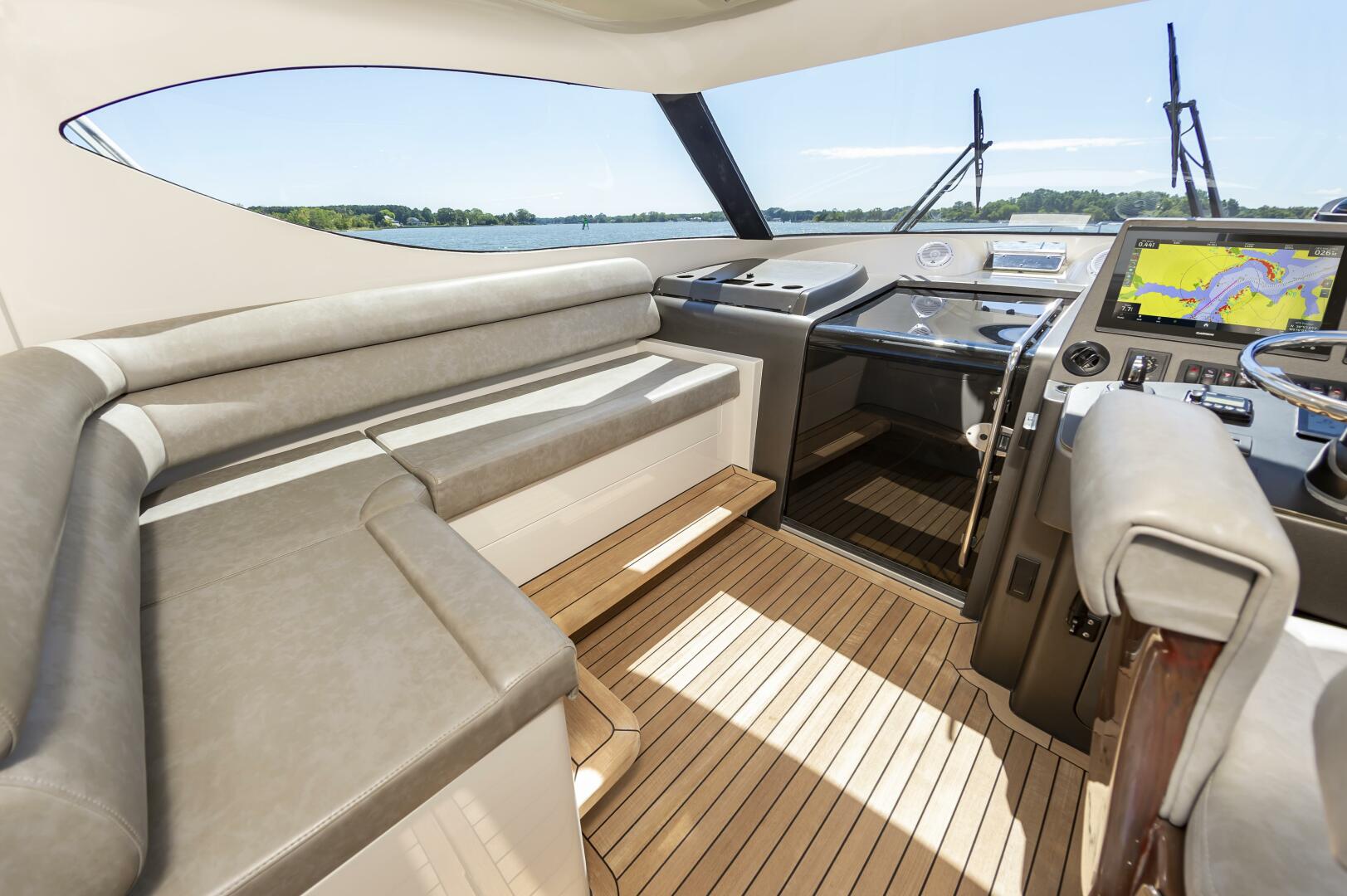 2014 Jupiter 41 Sport Bridge - Image 21