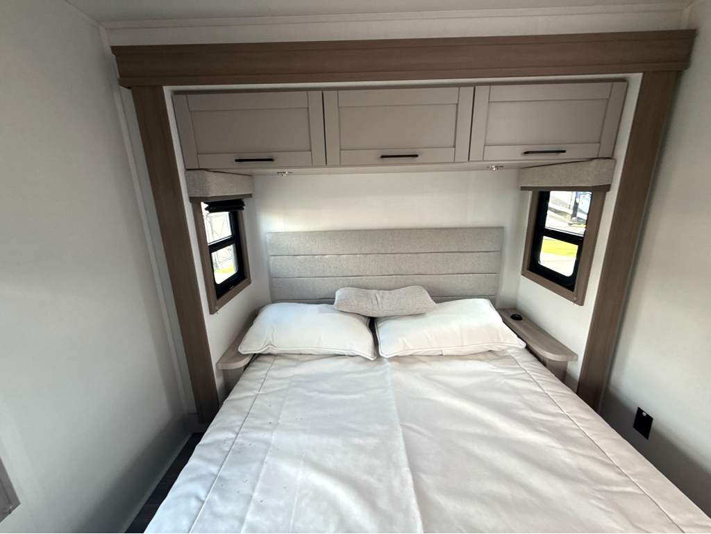 2027 ENTEGRA COACH ODYSSEY 29V - Image 28