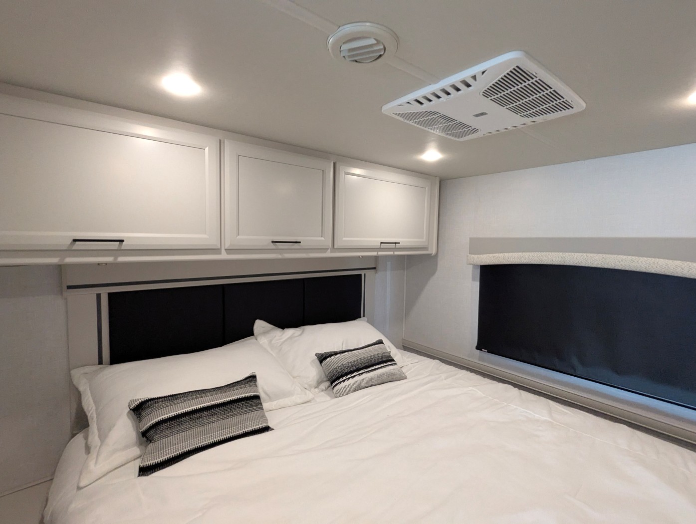 2026 Fleetwood Flair 29M - Image 32