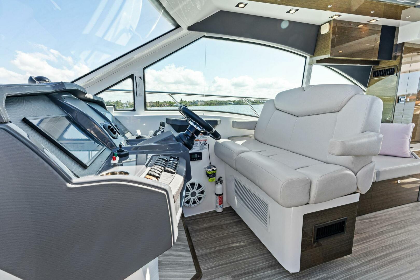 2019 Cruisers Yachts 45 Cantius - Image 40
