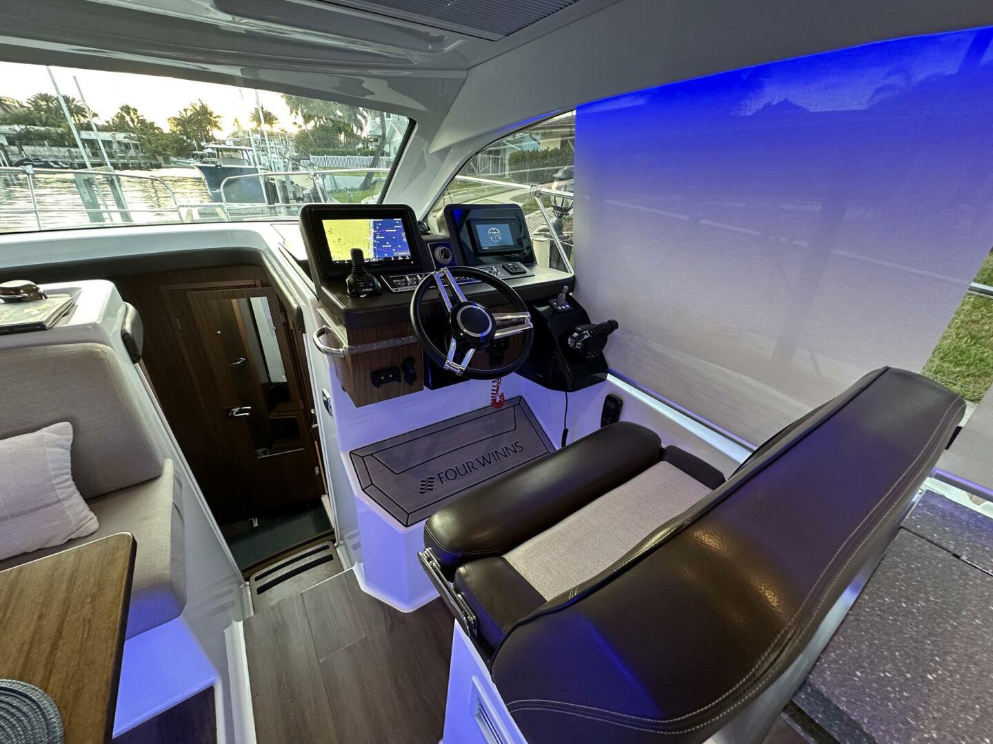 2020 Four Winns Vista 355 Coupe - Image 26