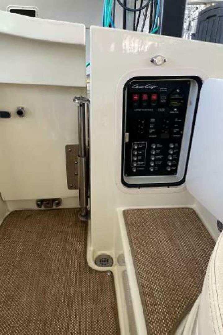 2020 Chris-Craft Launch 31 GT - Image 38