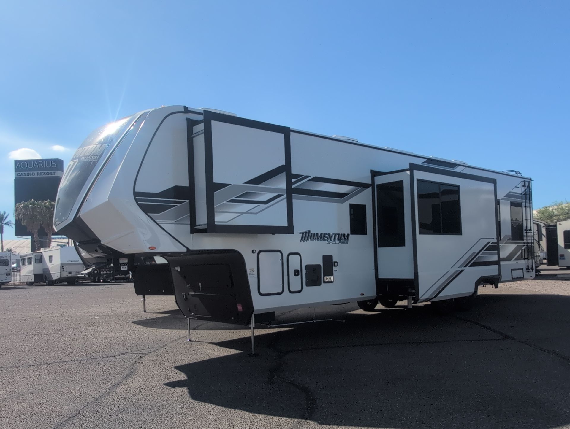 2027 GRAND DESIGN Momentum G-Class 363G - Image 8
