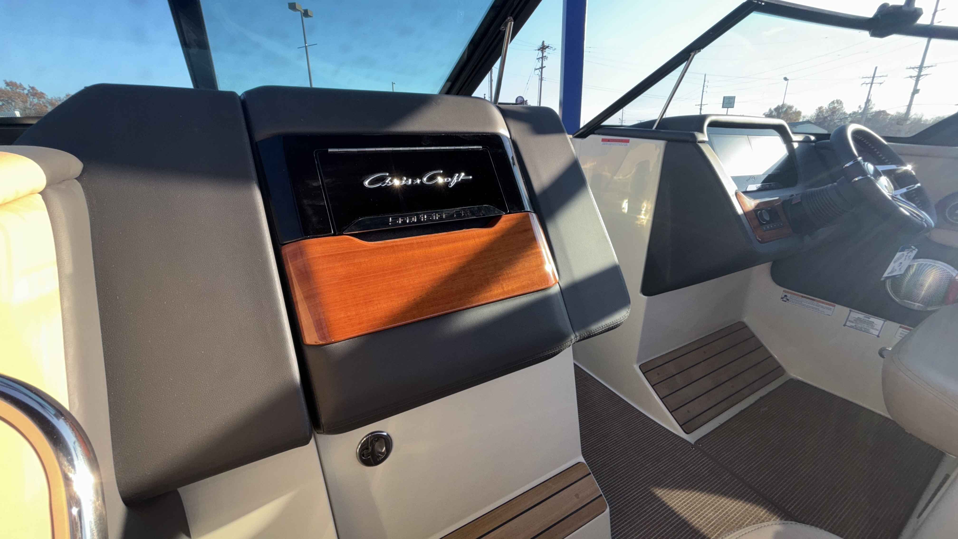 2026 Chris Craft SPORTSTER 28 Sterndrive - Image 37