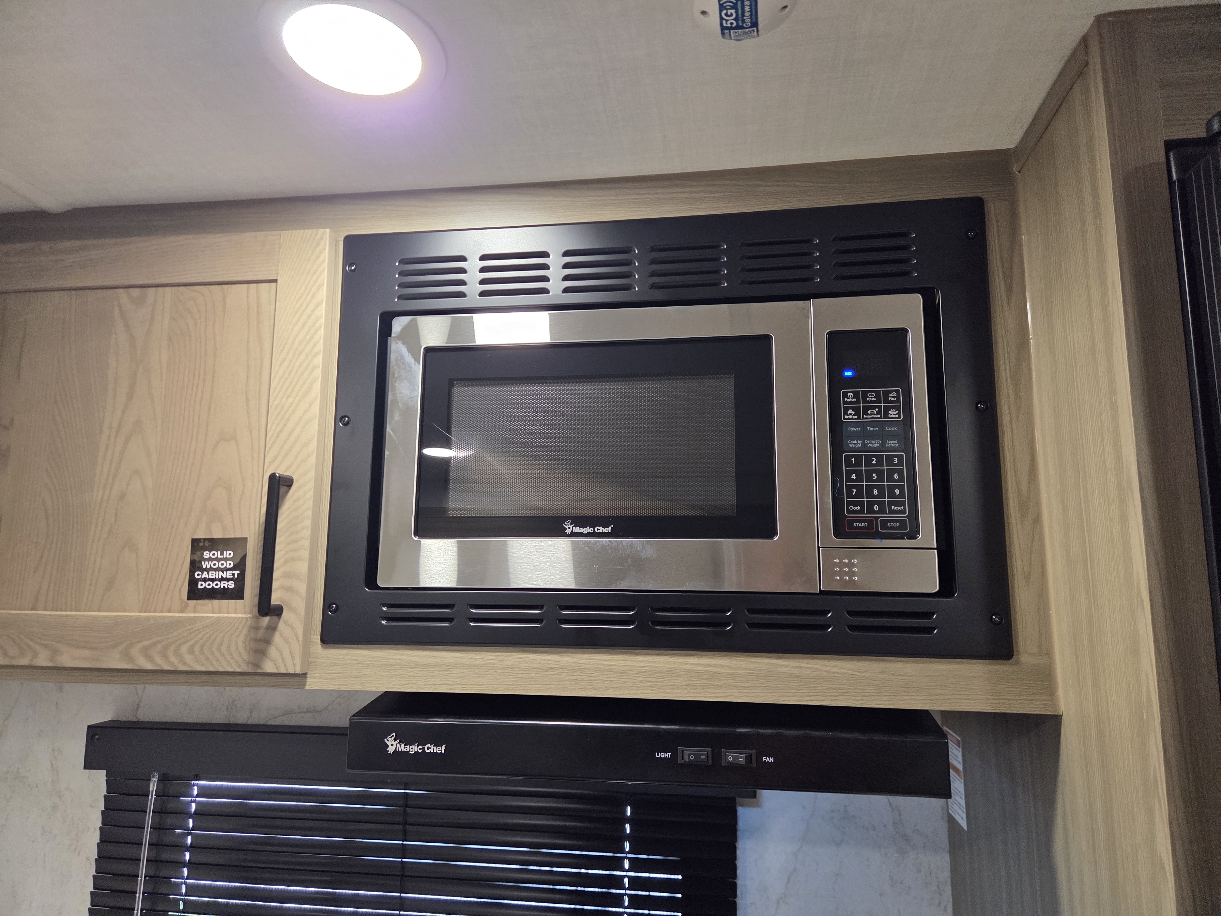 2027 Forest River Rockwood Ultra Lite 2706BH - Image 12