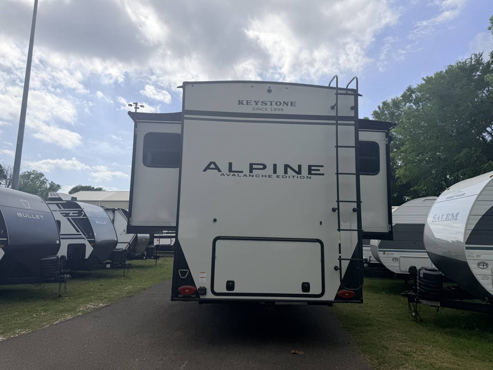 2026 Keystone Alpine Avalanche Edition 381DL - Image 6