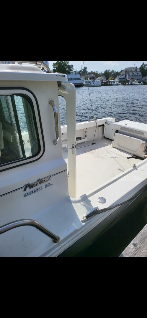 2021 Parker 2320 SL Sport Cabin Base - Image 3
