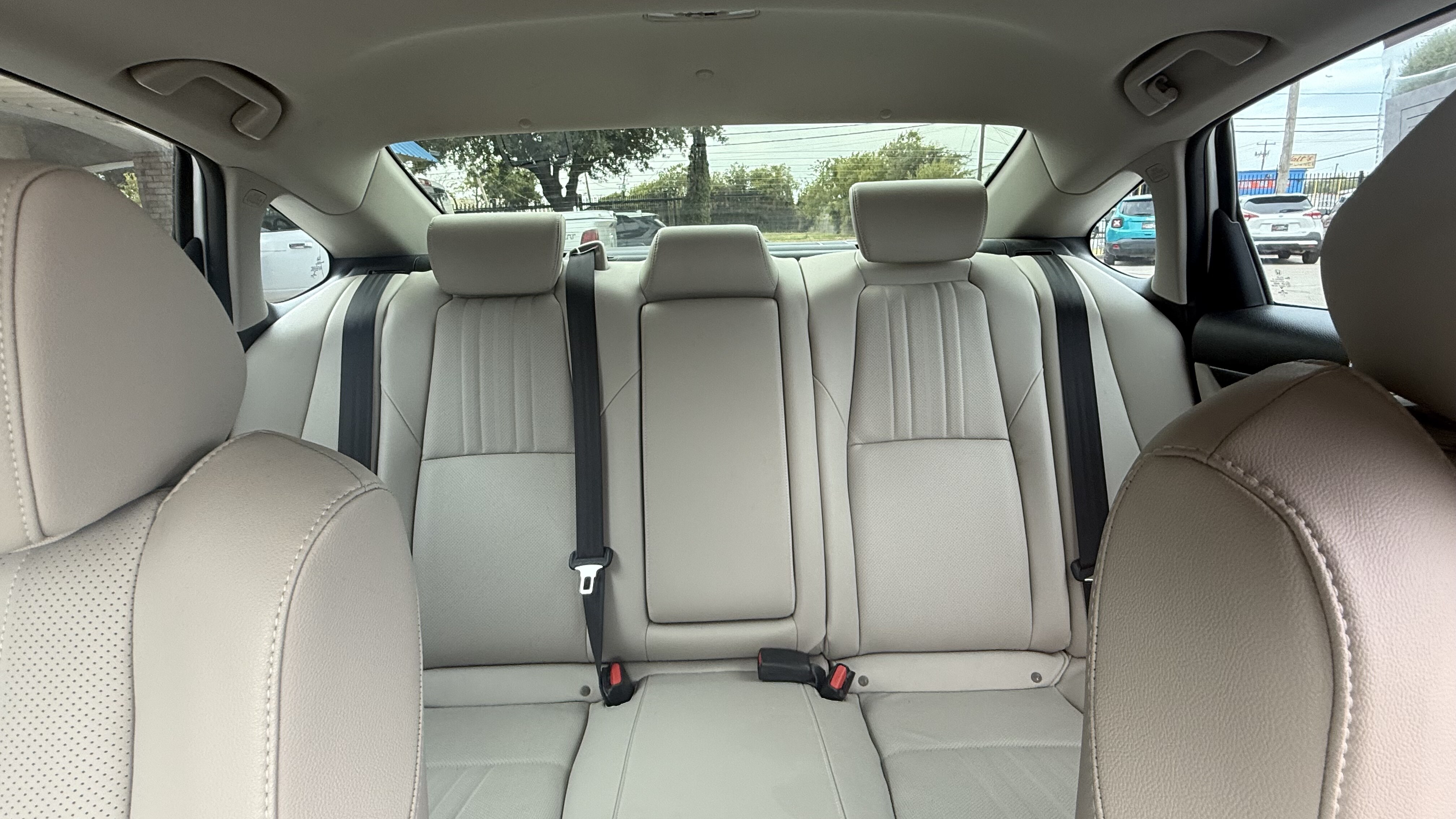 2022 Honda Accord Sedan 4D EX-L - Image 29
