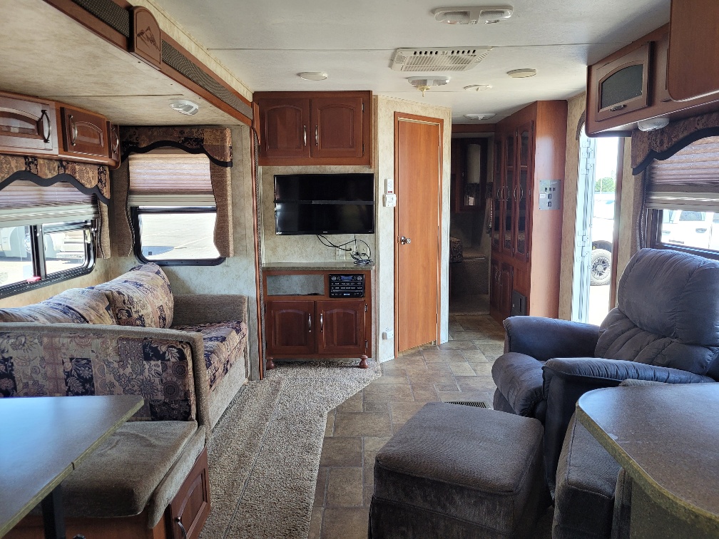 2012 Keystone Cougar XLite 30RKSWE - Image 9