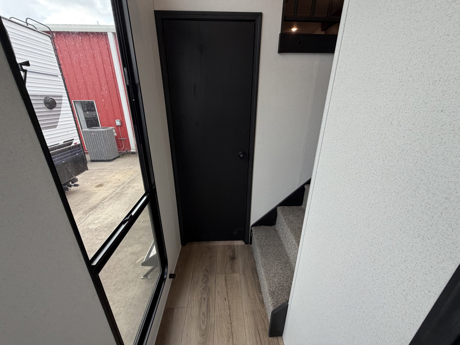 2026 PALOMINO 402LFT - Image 18