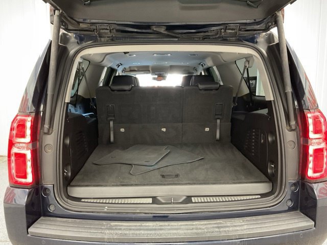 2019 Chevrolet Suburban 1500 Utility 4D LT 4WD - Image 22