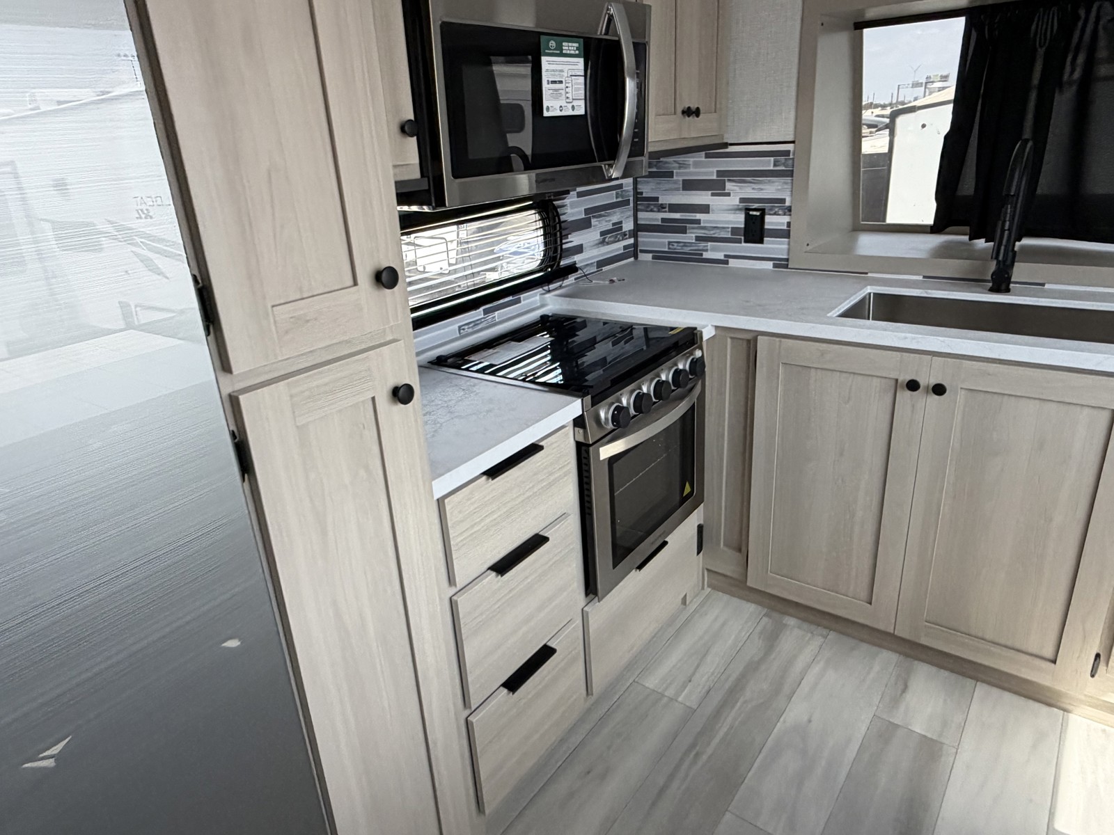 2026 FOREST RIVER 37GALLEY - Image 30