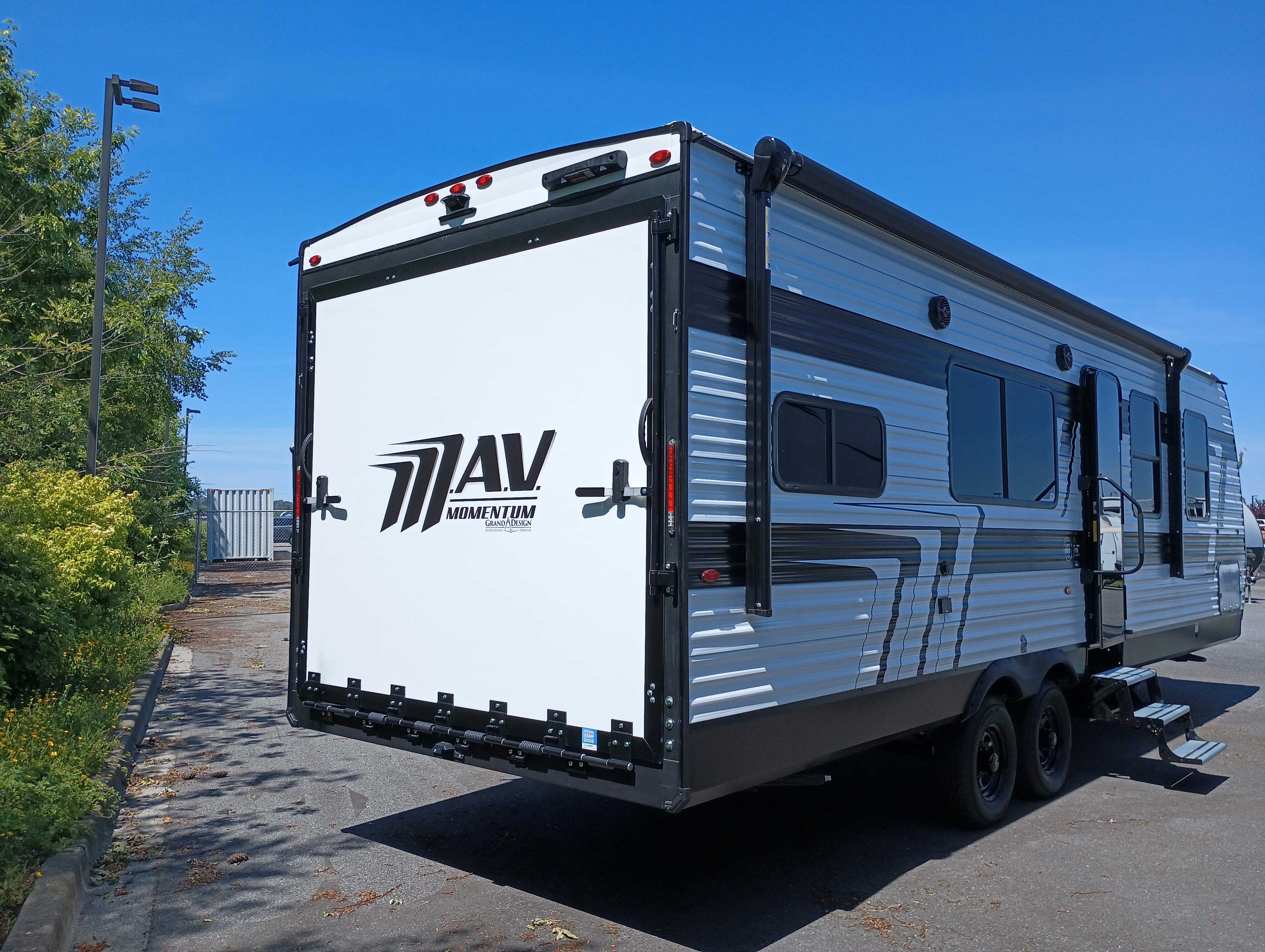 2026 Grand Design Momentum MAV 27MAV - Image 3