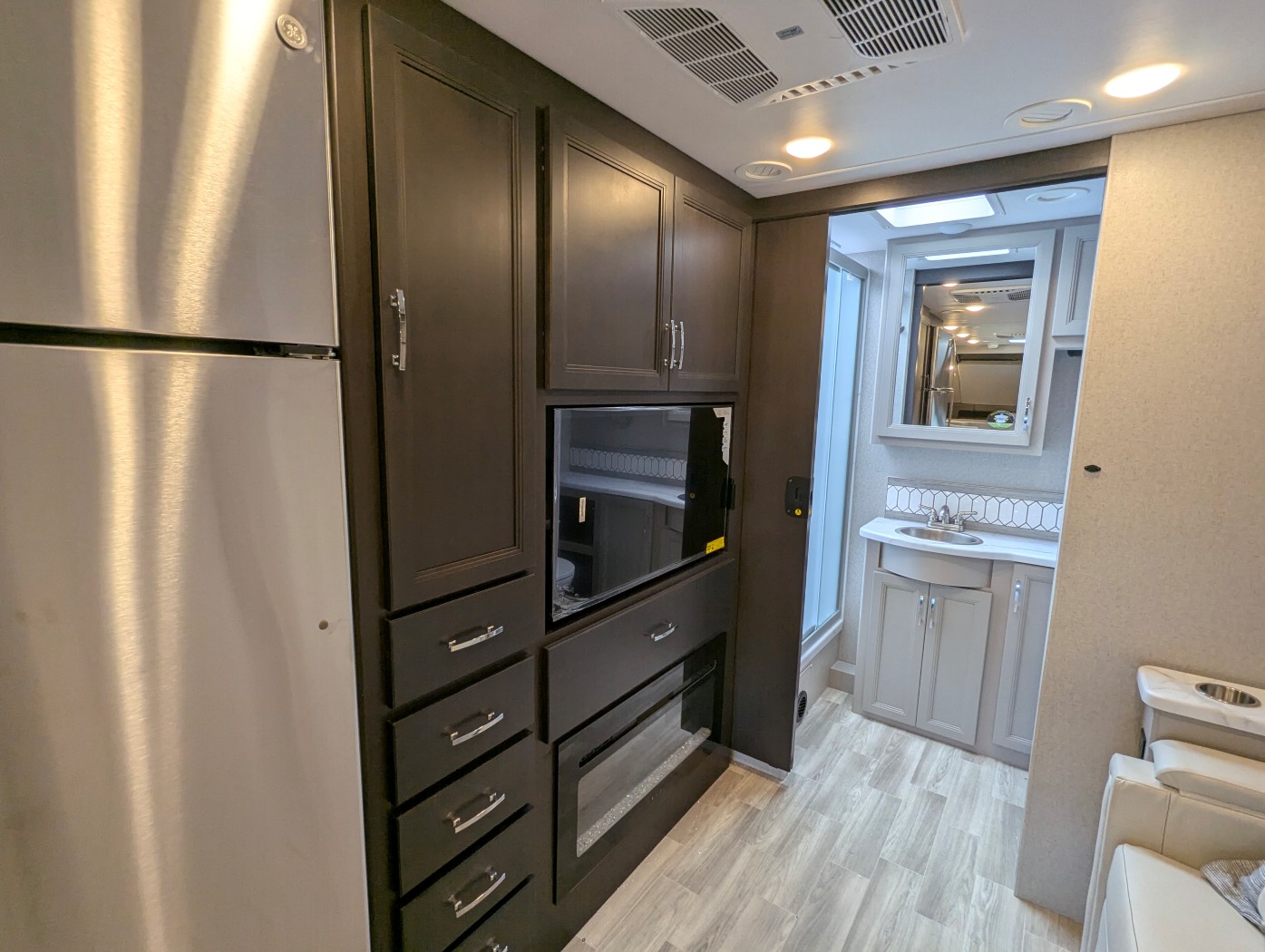 2026 Thor Motor Coach Omni Trail S29 - Image 23