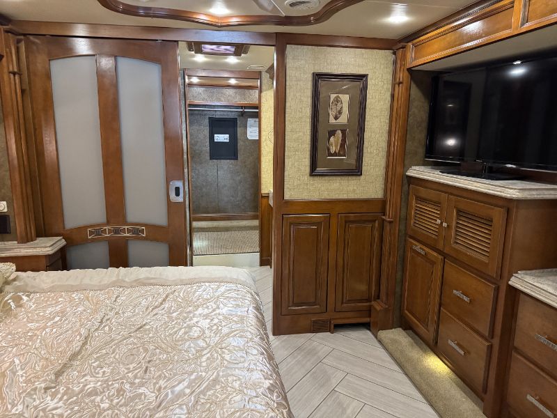 2014 Tiffin Allegro Bus 45 LP - Image 13