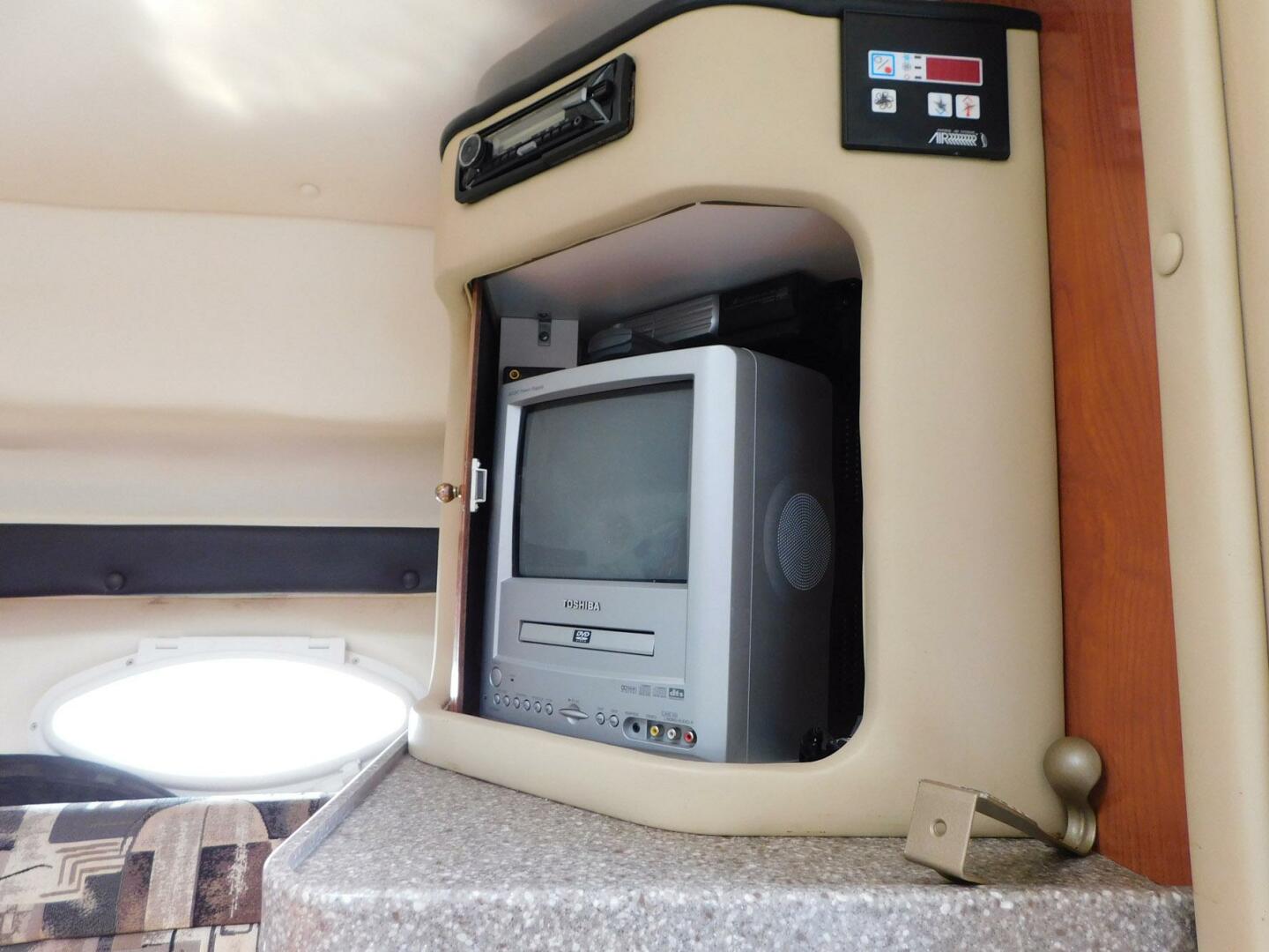 2004 Rinker Fiesta Vee 270 - Image 7