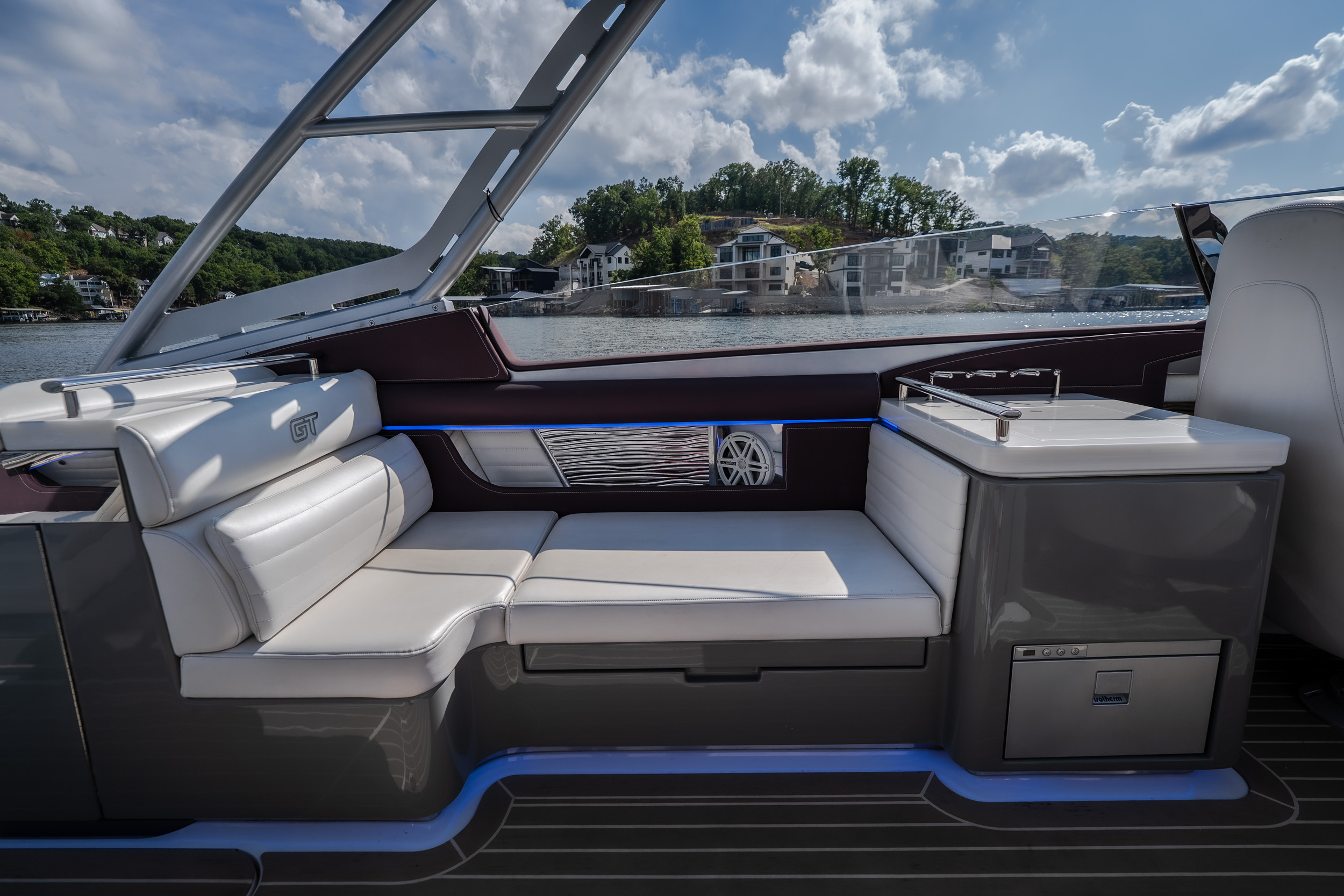 2019 Donzi 41 GT - Image 48