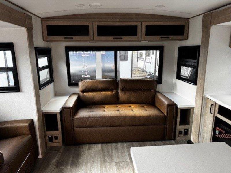 2026 Grand Design Imagine 2970RL - Image 9