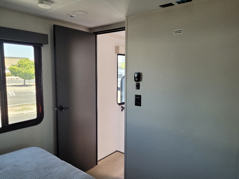 2026 Grand Design Momentum G-Class 325G - Image 22