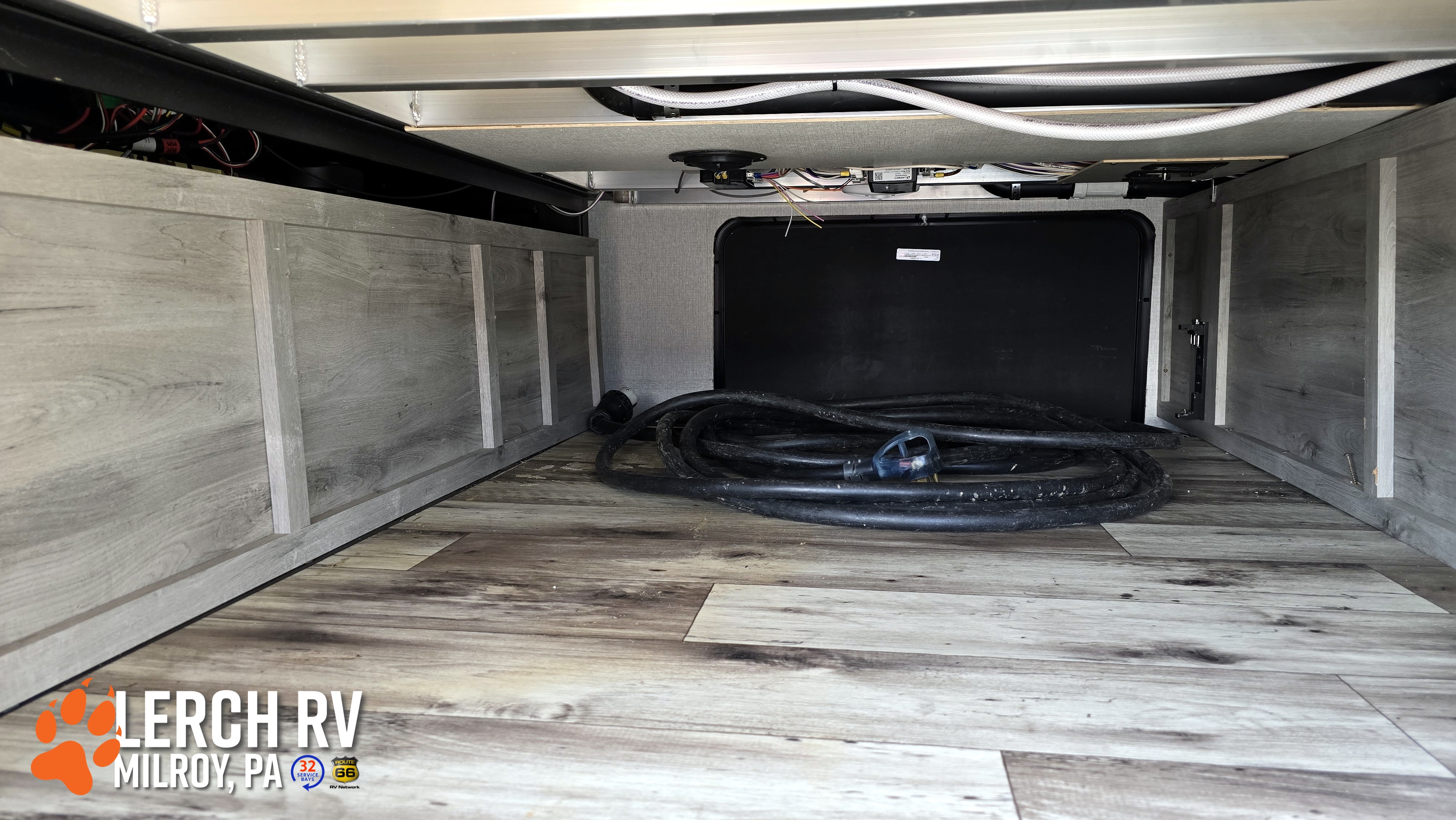 2022 KZ RV Durango Half-Ton D274BHD - Image 4