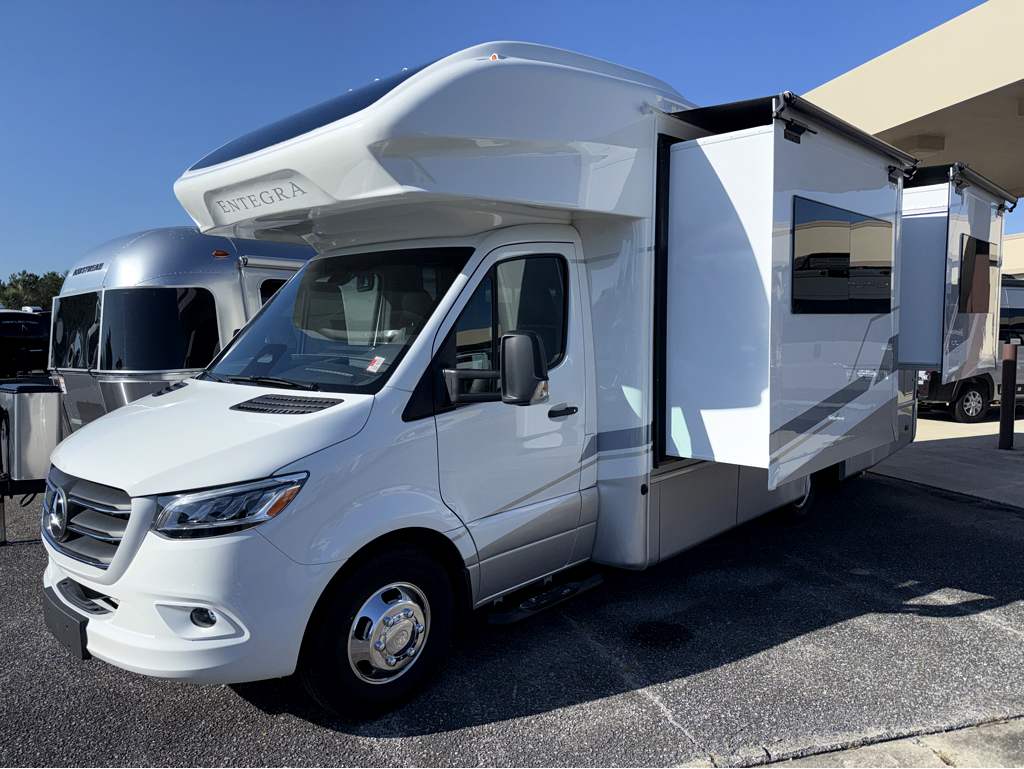 2027 ENTEGRA COACH QWEST 25L - Image 2