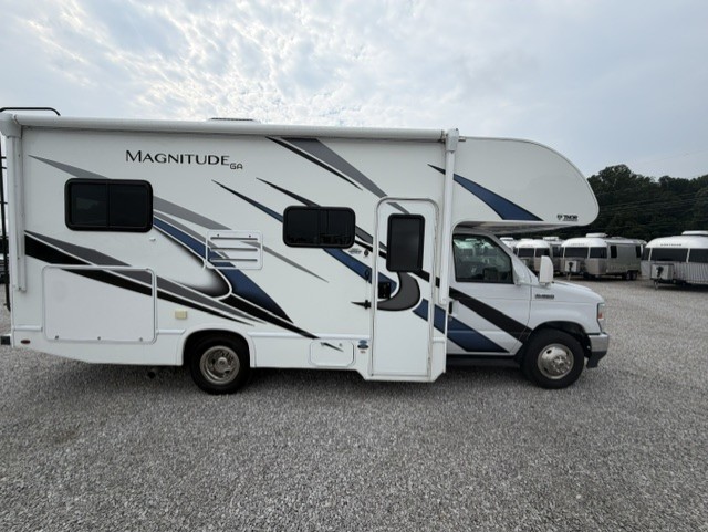 2022 Thor Motor Coach MAGNITUDE GA22 - Image 2