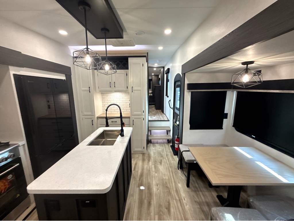 2027 VENTURE RV SPORTTREK 354VBH - Image 14